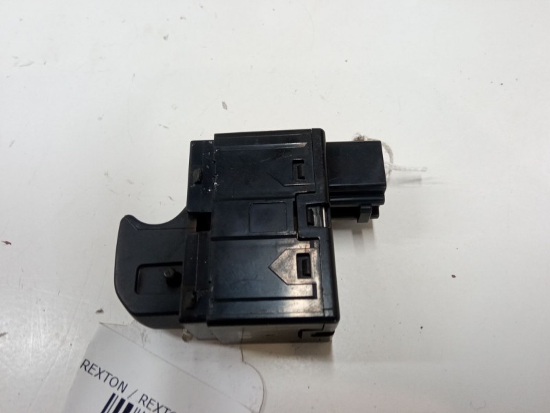 Recambio de mando elevalunas trasero derecho para ssangyong rexton / rexton ii (gab_) 2.7 xdi referencia OEM IAM   