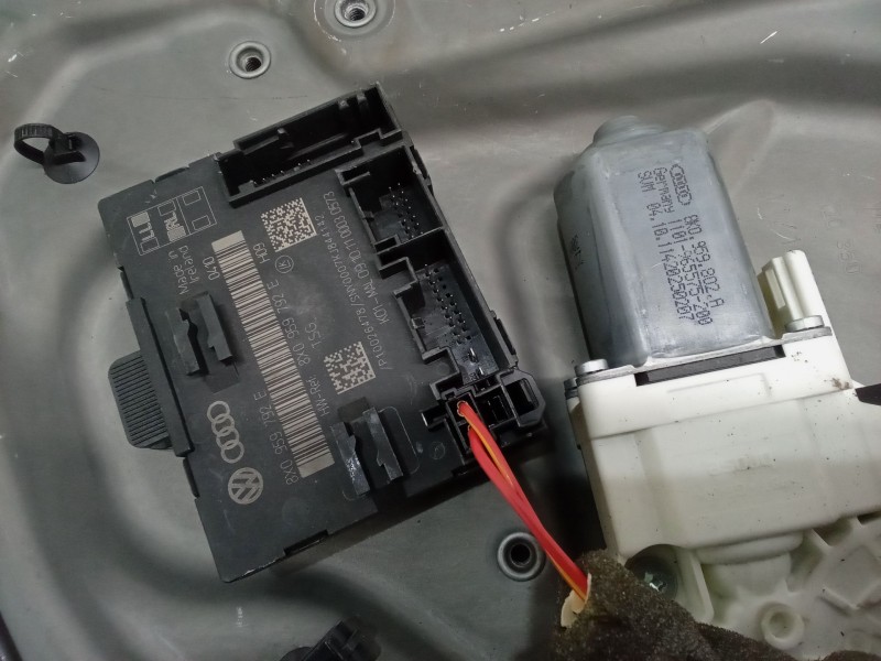 Recambio de elevalunas electrico delantero derecho para skoda superb ii station wagon (3t5) 2.0 tdi 16v referencia OEM IAM    Recambio de elevalunas electrico delantero derecho para skoda superb ii station wagon (3t5) 2.0 tdi 16v referencia OEM IAM