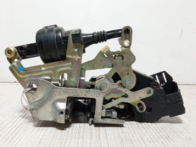 Recambio de cerradura puerta delantera derecha para mercedes-benz clase e (w210) e 320 (210.055) referencia OEM IAM A202720  