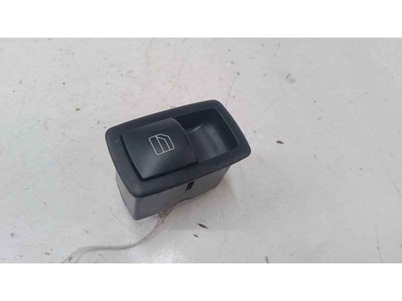 Recambio de mando elevalunas trasero derecho para mercedes-benz clase a (w169) a 170 (169.032, 169.332) referencia OEM IAM a2518