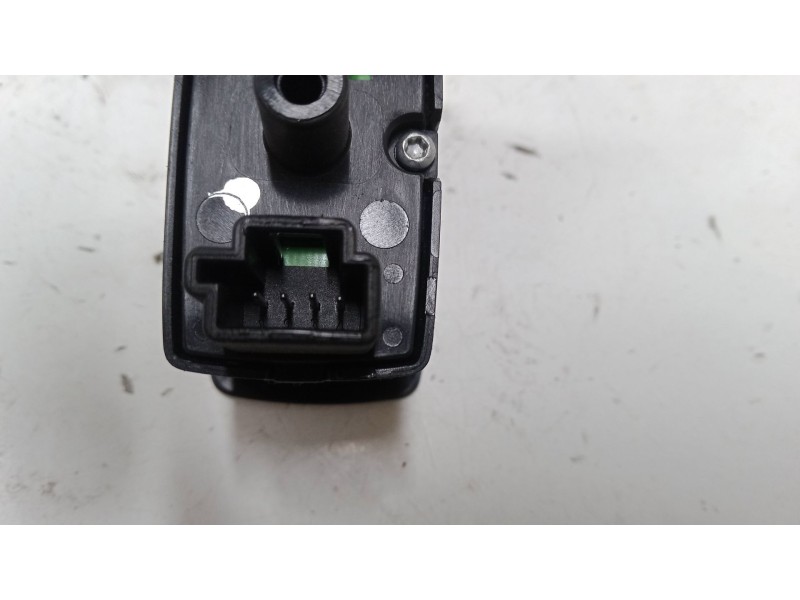 Recambio de mando elevalunas trasero izquierdo para mercedes-benz clase b sports tourer (w245) b 150 (245.231) referencia OEM IA