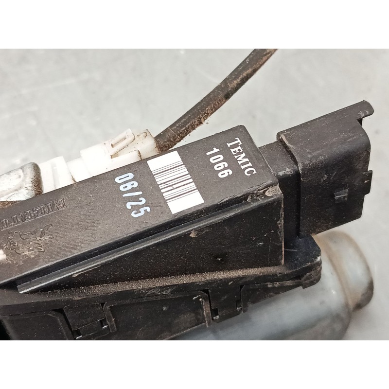 Recambio de elevalunas electrico delantero izquierdo para nissan pathfinder iii (r51) 2.5 dci referencia OEM IAM 400847D  