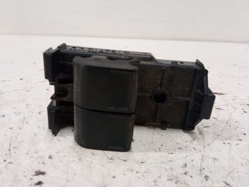 Recambio de mando elevalunas delantero izquierdo para peugeot 108 1.2 referencia OEM IAM   