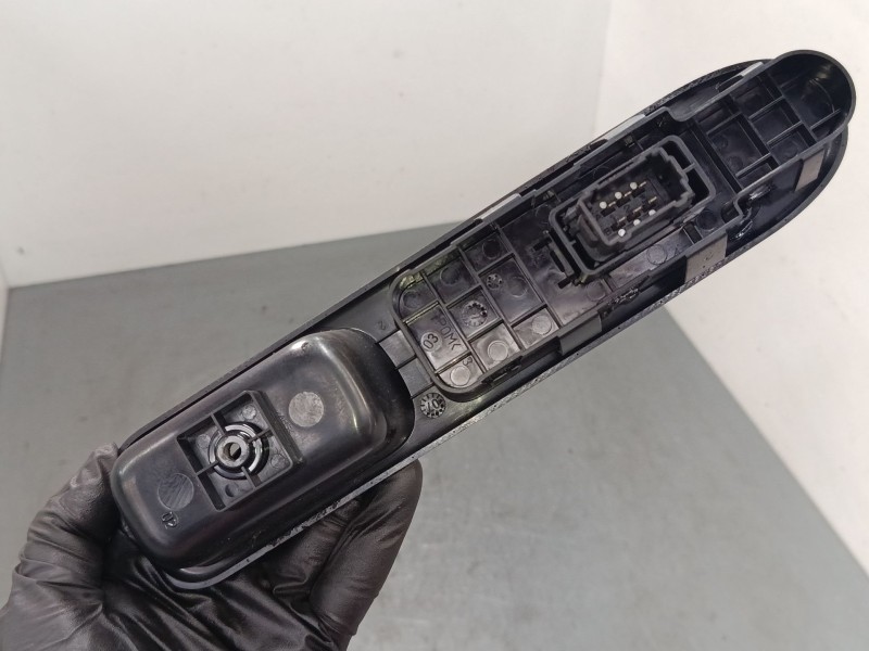 Recambio de mando elevalunas delantero derecho para peugeot 207/207+ (wa_, wc_) 1.4 referencia OEM IAM   