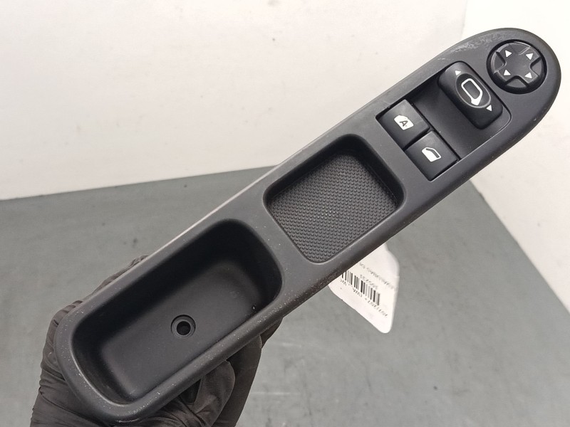 Recambio de mando elevalunas delantero izquierdo para peugeot 207/207+ (wa_, wc_) 1.4 referencia OEM IAM   