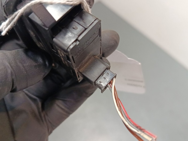 Recambio de mando elevalunas delantero derecho para bmw 3 (e90) 320 d referencia OEM IAM   