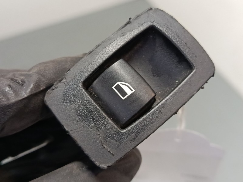 Recambio de mando elevalunas trasero derecho para bmw 3 (e90) 320 d referencia OEM IAM   