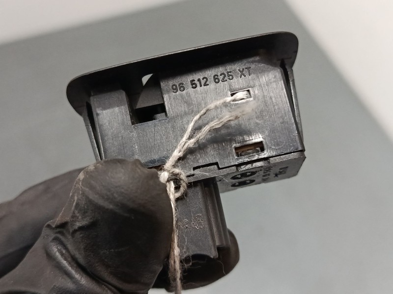 Recambio de mando elevalunas delantero derecho para peugeot 307 cc (3b) 2.0 16v referencia OEM IAM   