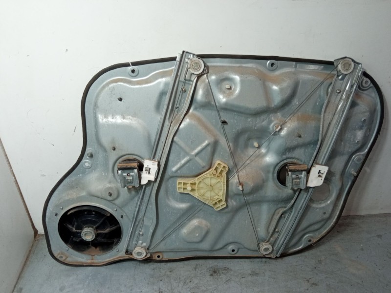 Recambio de elevalunas electrico delantero izquierdo para kia cee´d sw (ed) 2.0 crdi 140 referencia OEM IAM 82470 1H020  