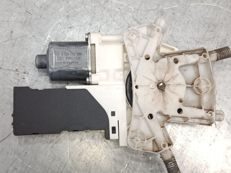 Recambio de elevalunas electrico delantero izquierdo para peugeot 407 (6d_) 1.6 hdi 110 (6d9hzc, 6d9hyc) referencia OEM IAM 9646