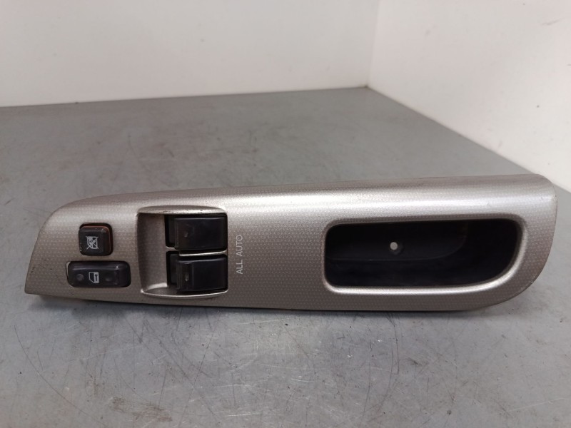 Recambio de mando elevalunas delantero izquierdo para toyota corolla (_e12_) 1.4 d (nde120_) referencia OEM IAM   