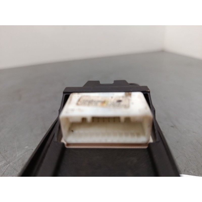 Recambio de mando elevalunas delantero izquierdo para toyota corolla (_e12_) 1.4 d (nde120_) referencia OEM IAM   