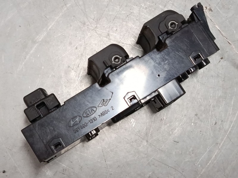 Recambio de mando elevalunas delantero izquierdo para hyundai i30 (gd) 1.4 crdi referencia OEM IAM   