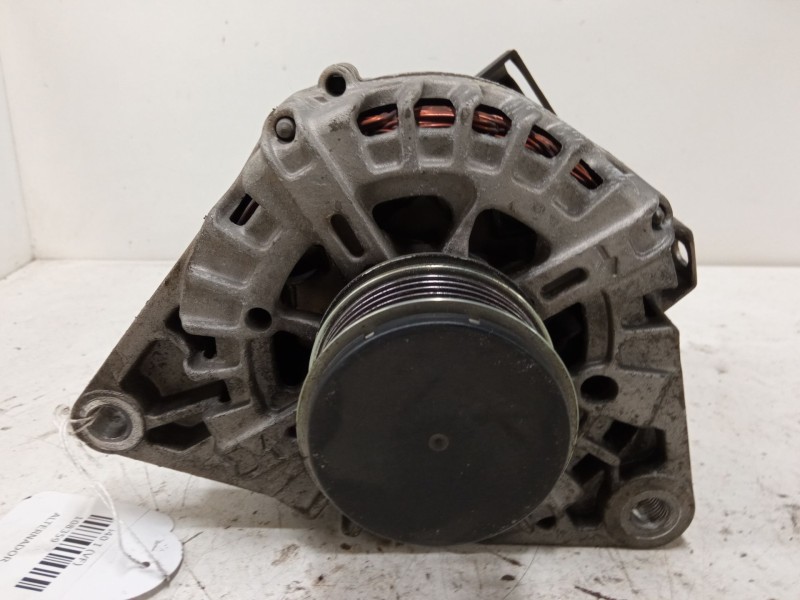 Recambio de alternador para hyundai i40 i (vf) 1.7 crdi referencia OEM IAM 373002A800  