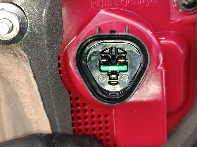 Recambio de piloto trasero porton izquierdo para kia sportage iv (ql, qle) 1.7 crdi referencia OEM IAM 92405D91  