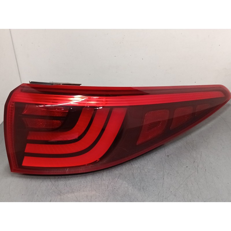 Recambio de piloto trasero derecho para kia sportage iv (ql, qle) 1.7 crdi referencia OEM IAM 92402F1100  