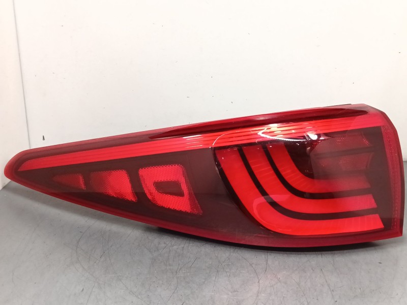 Recambio de piloto trasero izquierdo para kia sportage iv (ql, qle) 1.7 crdi referencia OEM IAM 92401F1100  