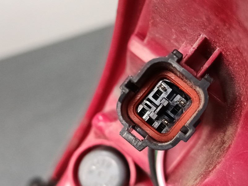 Recambio de piloto trasero izquierdo para kia sportage iv (ql, qle) 1.7 crdi referencia OEM IAM 92401F1100  