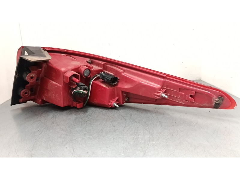 Recambio de piloto trasero izquierdo para kia sportage iv (ql, qle) 1.7 crdi referencia OEM IAM 92401F1100  