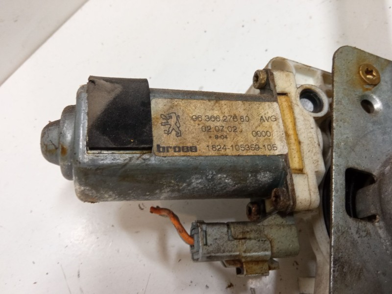 Recambio de elevalunas electrico delantero izquierdo para peugeot 206 cc (2d) 1.6 16v (2dnfuf, 2dnfur) referencia OEM IAM 963662