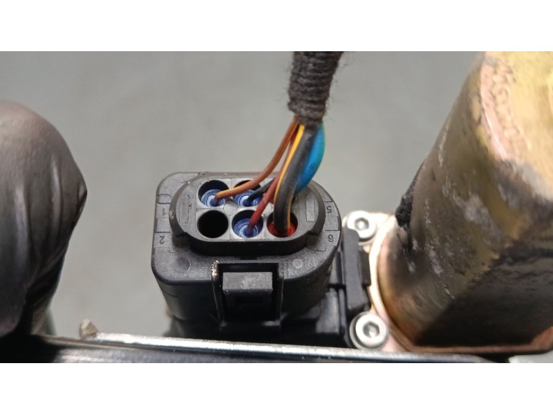 Recambio de elevalunas electrico trasero derecho para bmw 3 (e90) 320 d referencia OEM IAM 51357140590  