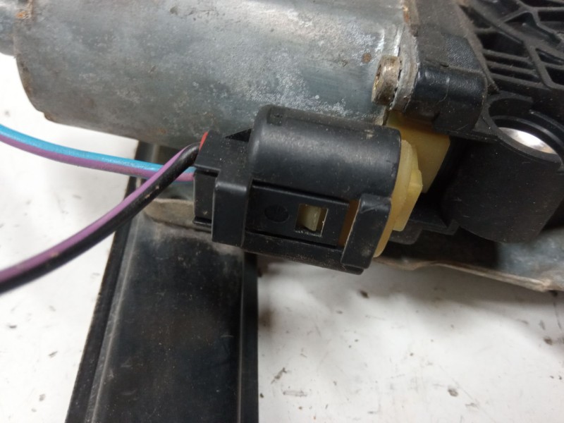 Recambio de elevalunas electrico derecho 3p para bmw 3 coupé (e46) 320 ci referencia OEM IAM 67628362063  