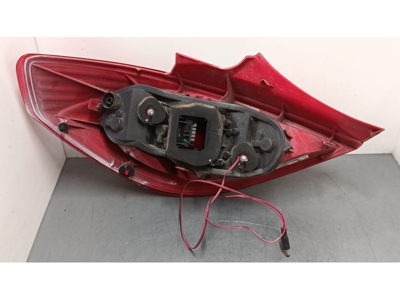 Recambio de piloto trasero derecho para opel corsa d (s07) 1.3 cdti (l08, l68) referencia OEM IAM 13186351 89038961A 