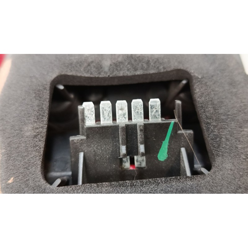 Recambio de piloto trasero derecho para opel corsa d (s07) 1.3 cdti (l08, l68) referencia OEM IAM 13186351 89038961A 