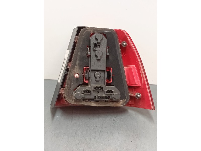 Recambio de piloto trasero izquierdo para volkswagen bora i (1j2) 1.9 tdi referencia OEM IAM   