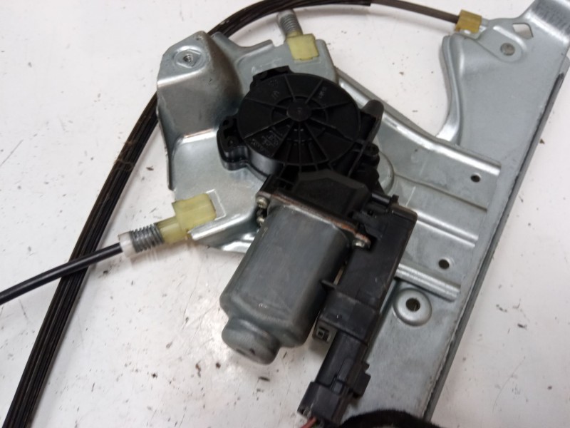 Recambio de elevalunas electrico delantero izquierdo para renault clio iii (br0/1, cr0/1) 1.5 dci (c/br0g, c/br1g) referencia OE