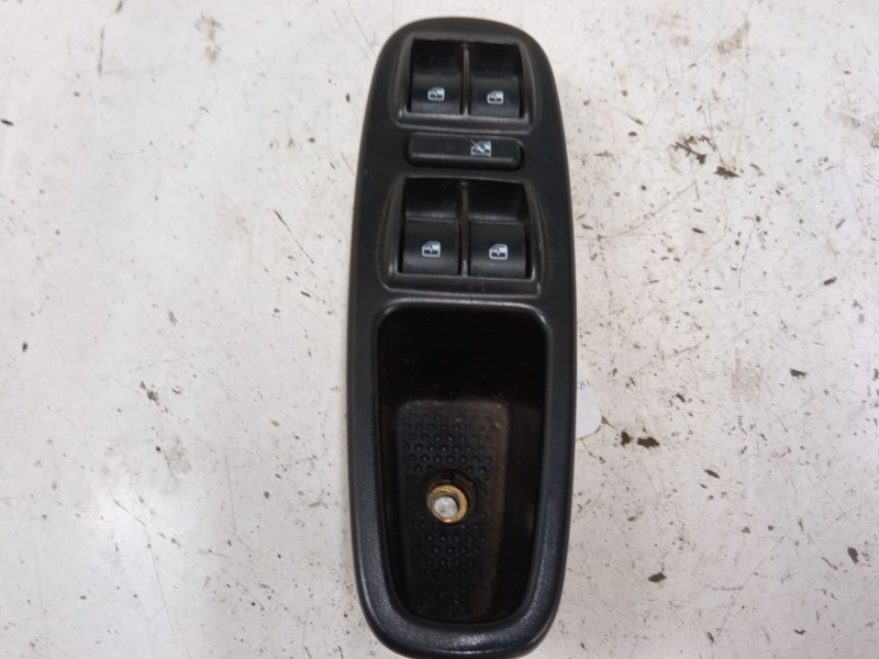 Recambio de mando elevalunas delantero izquierdo para fiat 500l (351_, 352_) 1.4 (199lyb1b) referencia OEM IAM   