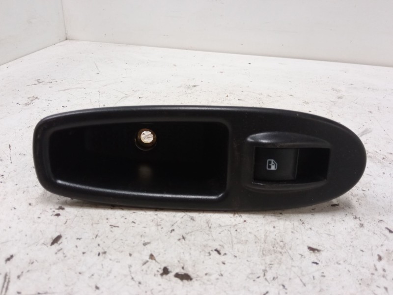 Recambio de mando elevalunas trasero izquierdo para fiat 500l (351_, 352_) 1.4 (199lyb1b) referencia OEM IAM   