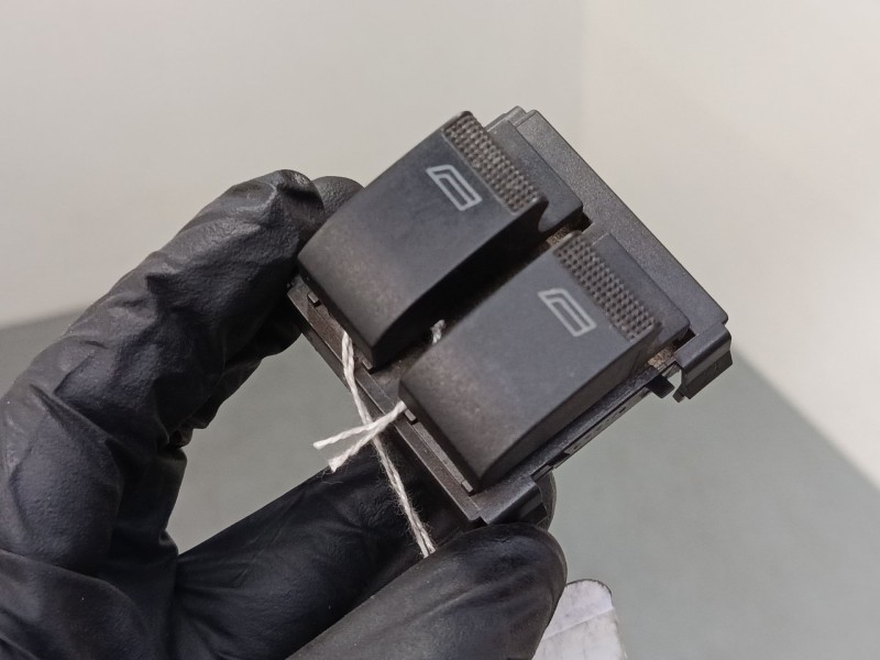 Recambio de mando elevalunas delantero izquierdo para audi a3 (8l1) 1.9 tdi referencia OEM IAM   
