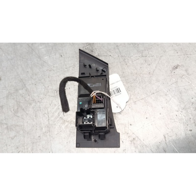 Recambio de mando elevalunas delantero derecho para opel astra j (p10) 1.4 turbo (68) referencia OEM IAM   