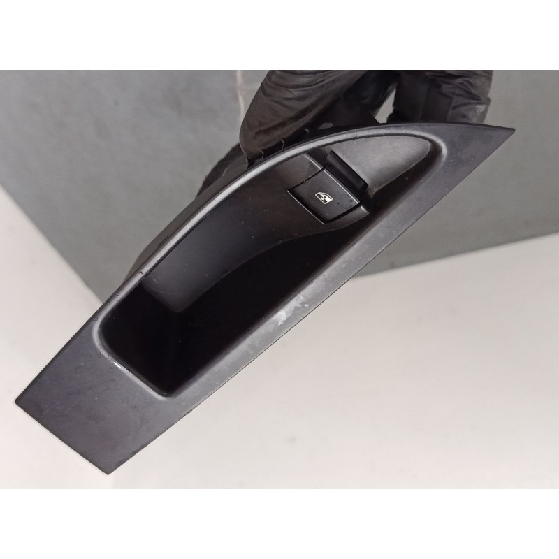 Recambio de mando elevalunas trasero derecho para opel astra j (p10) 1.4 turbo (68) referencia OEM IAM   