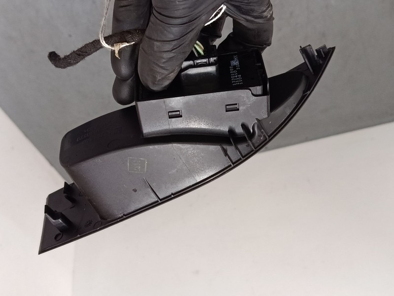 Recambio de mando elevalunas trasero derecho para opel astra j (p10) 1.4 turbo (68) referencia OEM IAM   