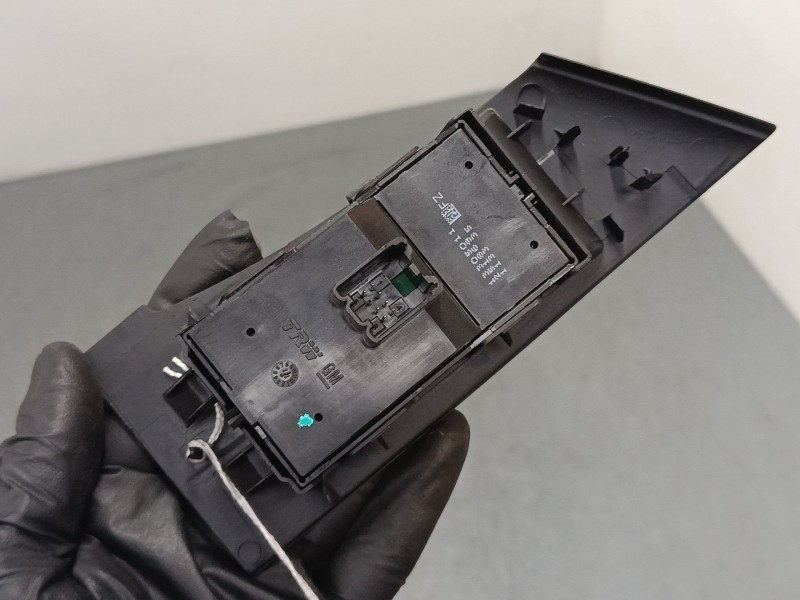 Recambio de mando elevalunas delantero izquierdo para opel astra j (p10) 1.7 cdti (68) referencia OEM IAM   