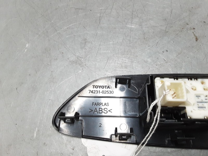Recambio de mando elevalunas delantero derecho para toyota auris (_e15_) 1.8 hybrid (zwe150_) referencia OEM IAM   