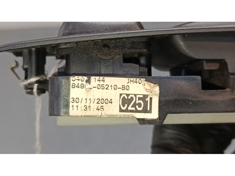 Recambio de mando elevalunas delantero izquierdo para toyota avensis (_t25_) 1.8 (zzt251_) referencia OEM IAM 8482005100  