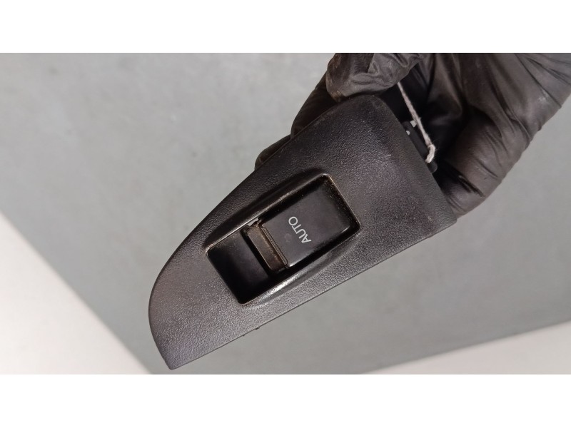 Recambio de mando elevalunas trasero izquierdo para toyota avensis (_t25_) 1.8 (zzt251_) referencia OEM IAM   