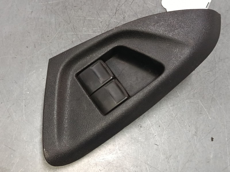 Recambio de mando elevalunas delantero izquierdo para toyota aygo (_b4_) 1.0 (kgb40) referencia OEM IAM CZ114-0662A  