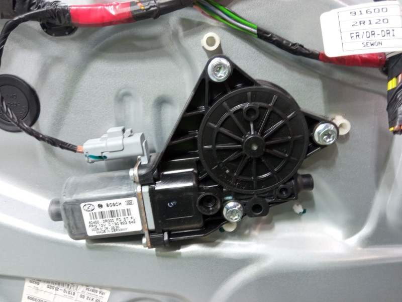Recambio de elevalunas electrico delantero izquierdo para hyundai i30 (fd) 1.4 referencia OEM IAM 824702R000 813102L020 