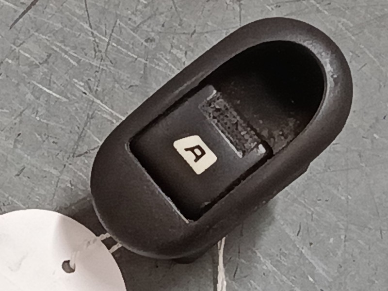 Recambio de mando elevalunas delantero derecho para citroën c2 (jm_) 1.4 referencia OEM IAM 96401  