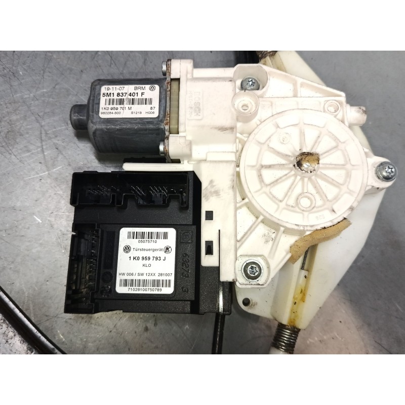 Recambio de elevalunas electrico delantero izquierdo para volkswagen golf plus v (5m1, 521) 1.9 tdi referencia OEM IAM 5M1837401