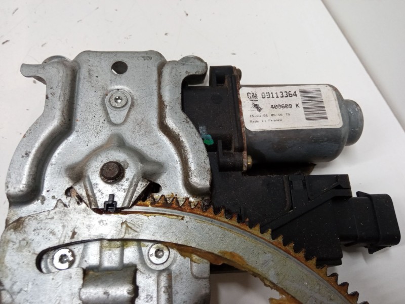 Recambio de elevalunas electrico derecho 3p para opel corsa c (x01) 1.2 (f08, f68) referencia OEM IAM GM09113364  