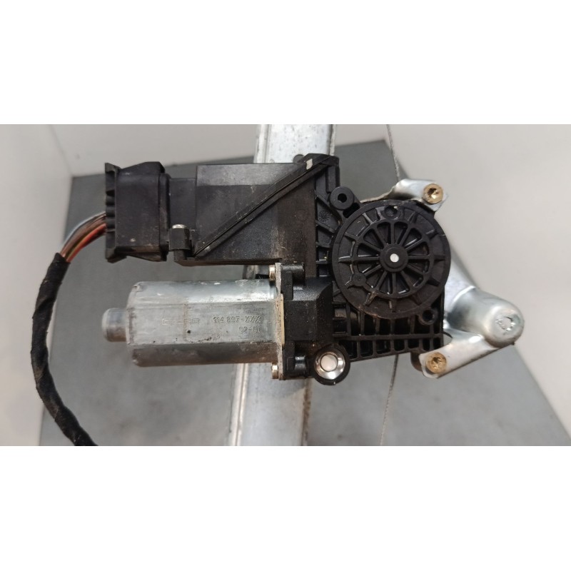Recambio de elevalunas electrico trasero derecho para mercedes-benz clase a (w168) a 160 (168.033, 168.133) referencia OEM IAM 1
