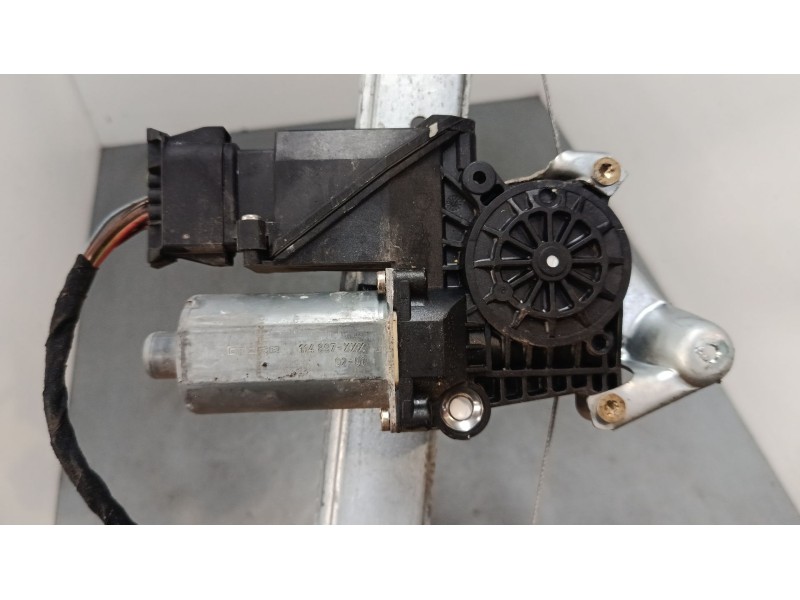 Recambio de elevalunas electrico trasero derecho para mercedes-benz clase a (w168) a 160 (168.033, 168.133) referencia OEM IAM 1