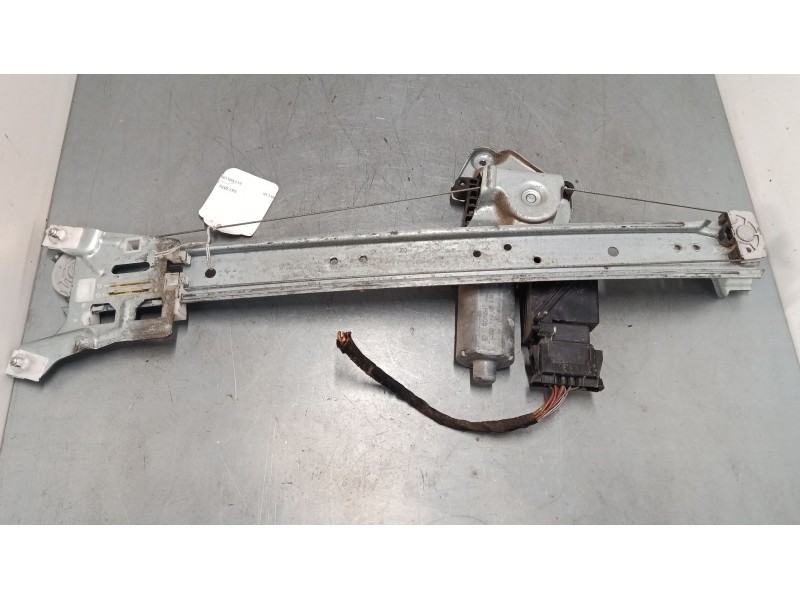 Recambio de elevalunas electrico trasero derecho para mercedes-benz clase a (w168) a 160 (168.033, 168.133) referencia OEM IAM 1