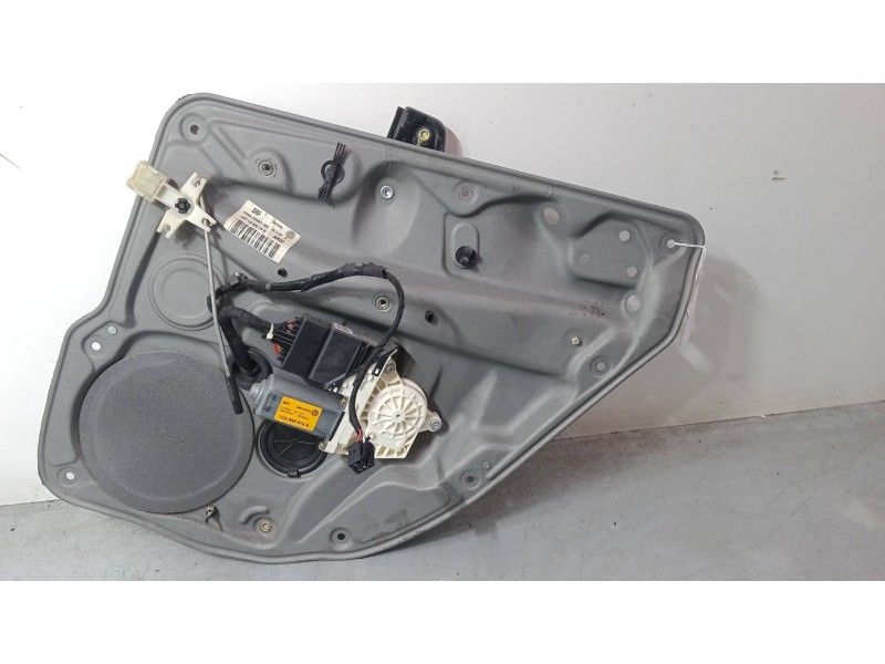 Recambio de elevalunas electrico trasero derecho para volkswagen golf iv (1j1) 1.6 16v referencia OEM IAM 1C0959812A  