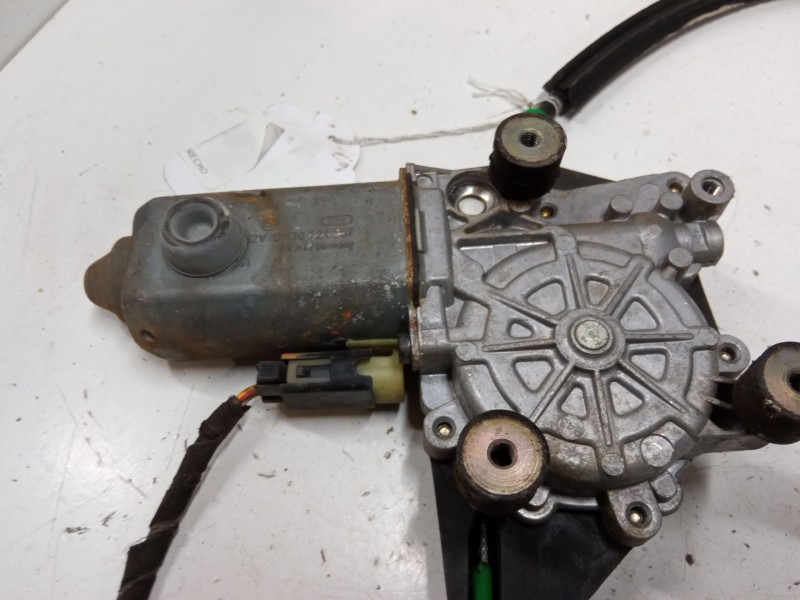 Recambio de elevalunas electrico trasero derecho para ford mondeo i sedán (gbp) 2.0 i 16v referencia OEM IAM 0130821507  
